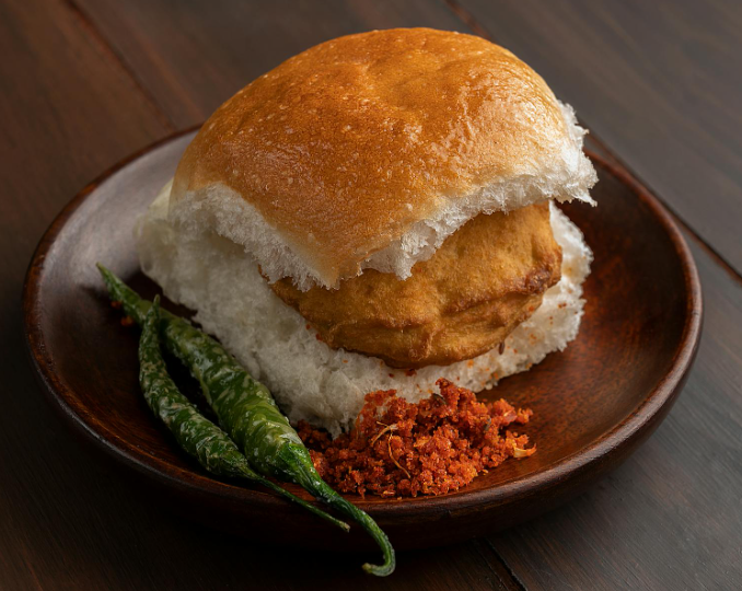 vada pav delicious foods of maharashtra
