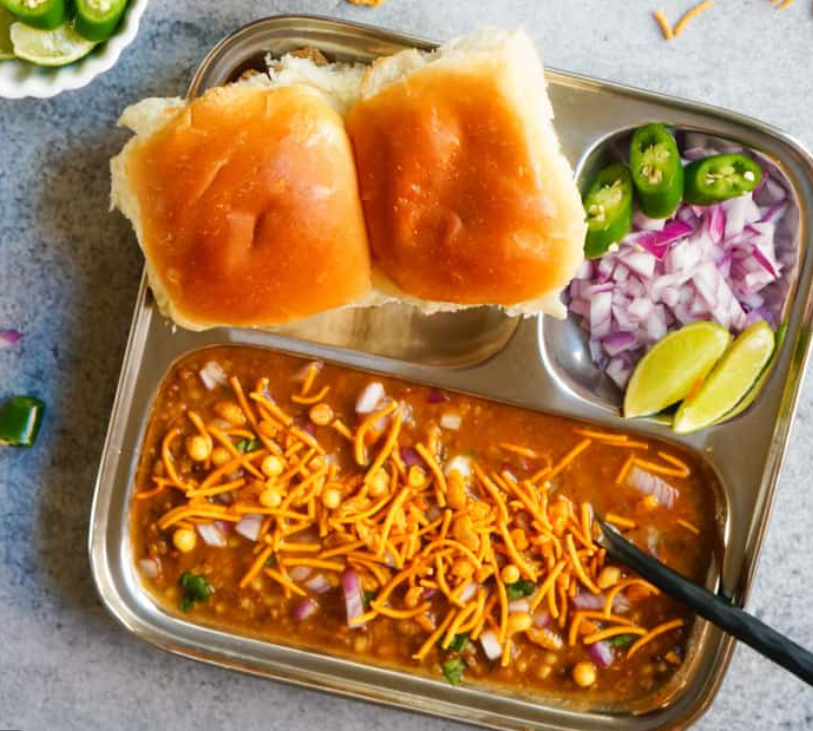 misal pav spicy foods of maharashtra