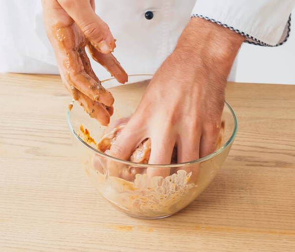 chicken tandoori marinating